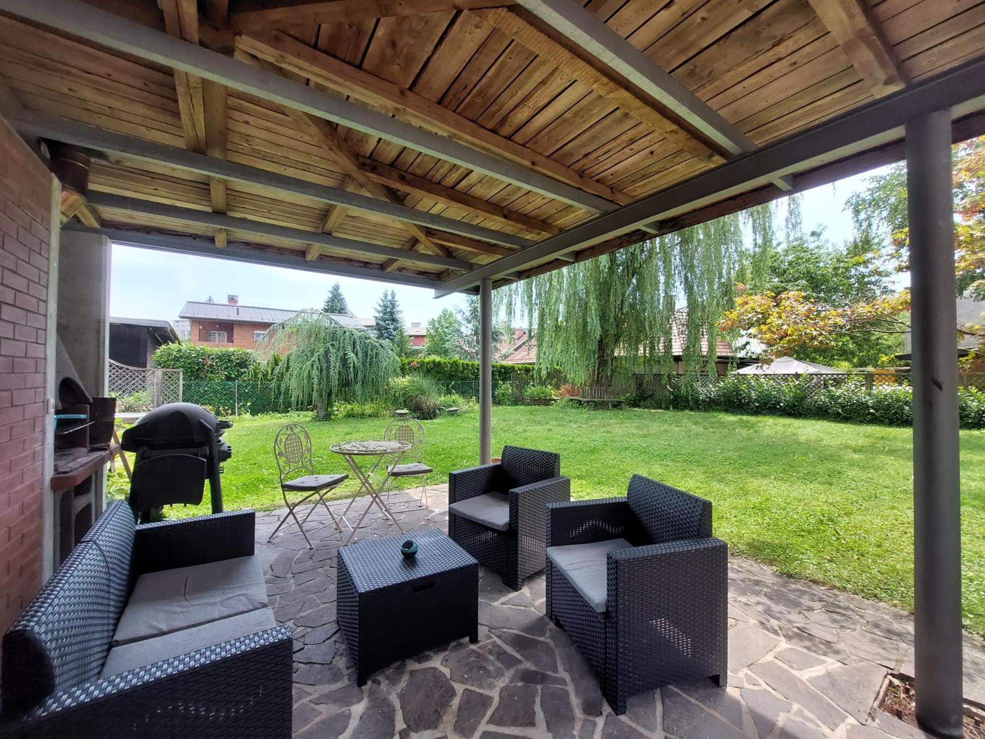 Guest house Rose House - Greenline Ljubljana